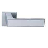 Ручка на кв розетці GENRICH R77 225 CP WH
